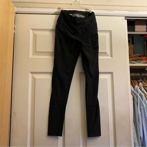 Victoria Sport Total Knockout Tight Leggings in Black